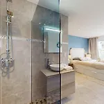Climatisee Avec Piscine Privee Et 3 Parentales A 10 Min A Pied Vila