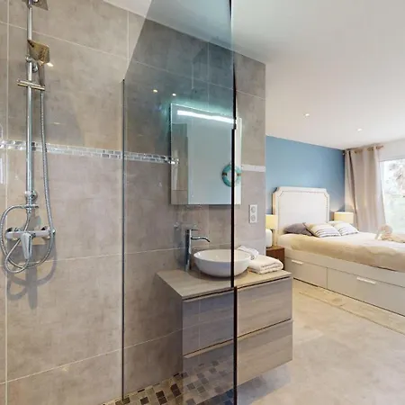 Climatisee Avec Piscine Privee Et 3 Parentales A 10 Min A Pied Vila