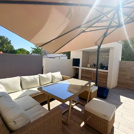 Climatisée Avec Piscine Privée Et 3 Parentales à 10 Min à Pied * Le Grau d'Agde